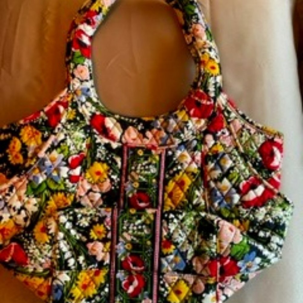 Vera Bradley Pocket Purse Magnetic Closure